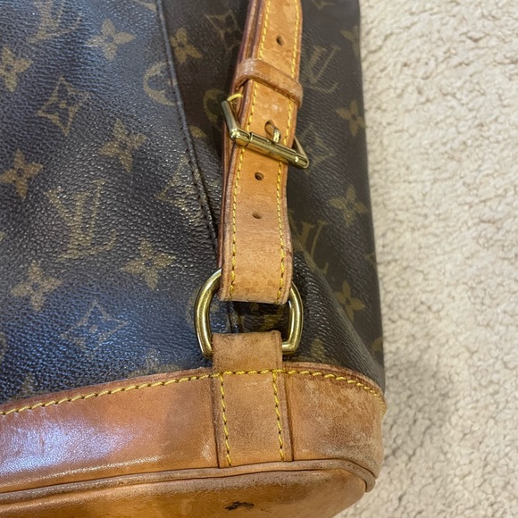 LOUIS VUITTON Montsouris Backpack - Picture 9 of 16